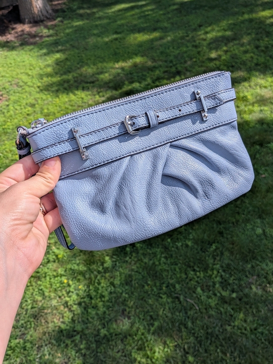 Vera Wang Handbags - Simply Vera Vera Wang Baby Blue Ruched Wristlet Clutch